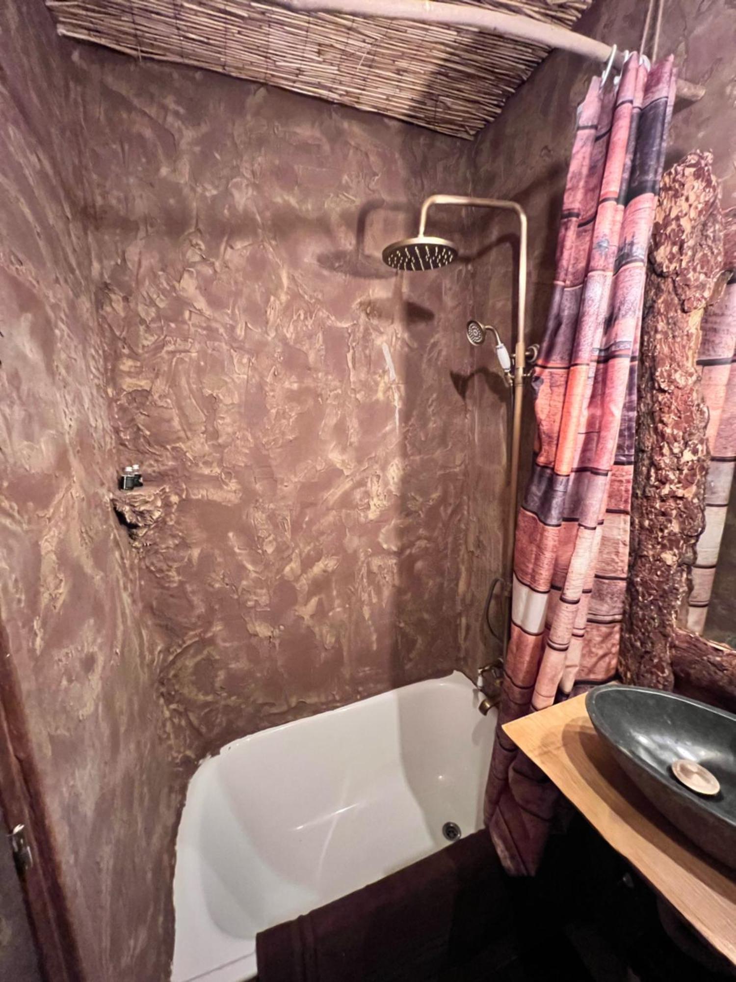 Insomnia Hotel Berga Cameră foto